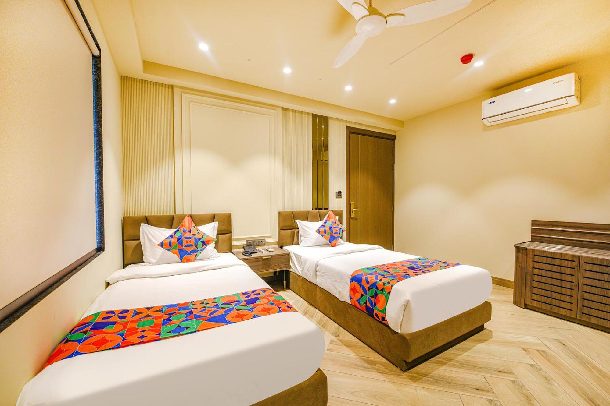 Fabhotel Prime Qotel Janakpuri Delhi  Exterior photo