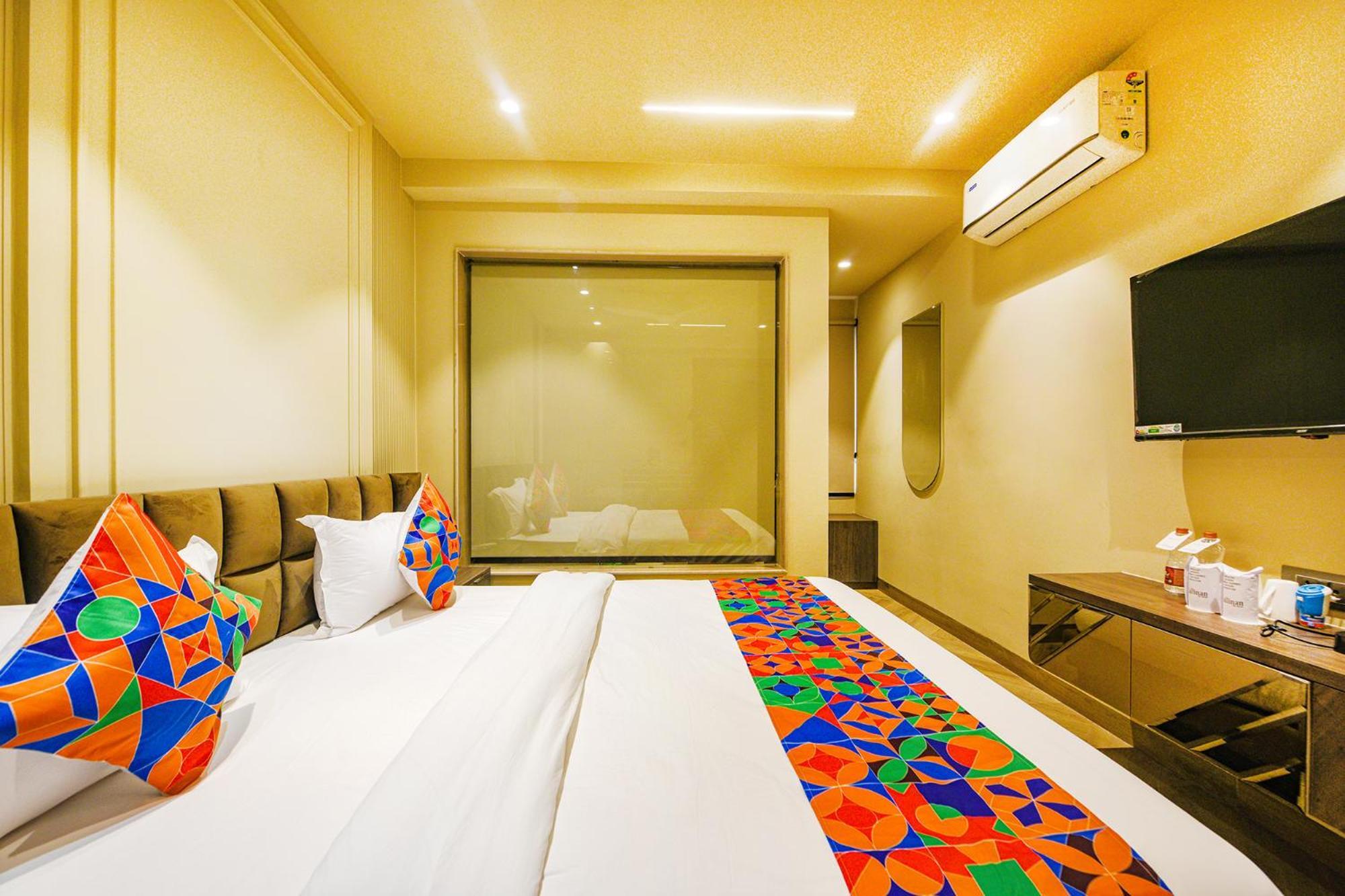 Fabhotel Prime Qotel Janakpuri Delhi  Exterior photo